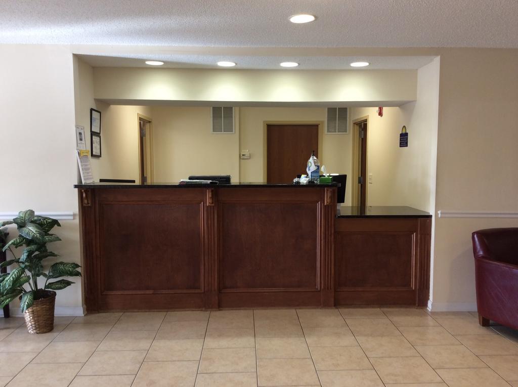 Days Inn By Wyndham Greensboro Nc Eksteriør billede