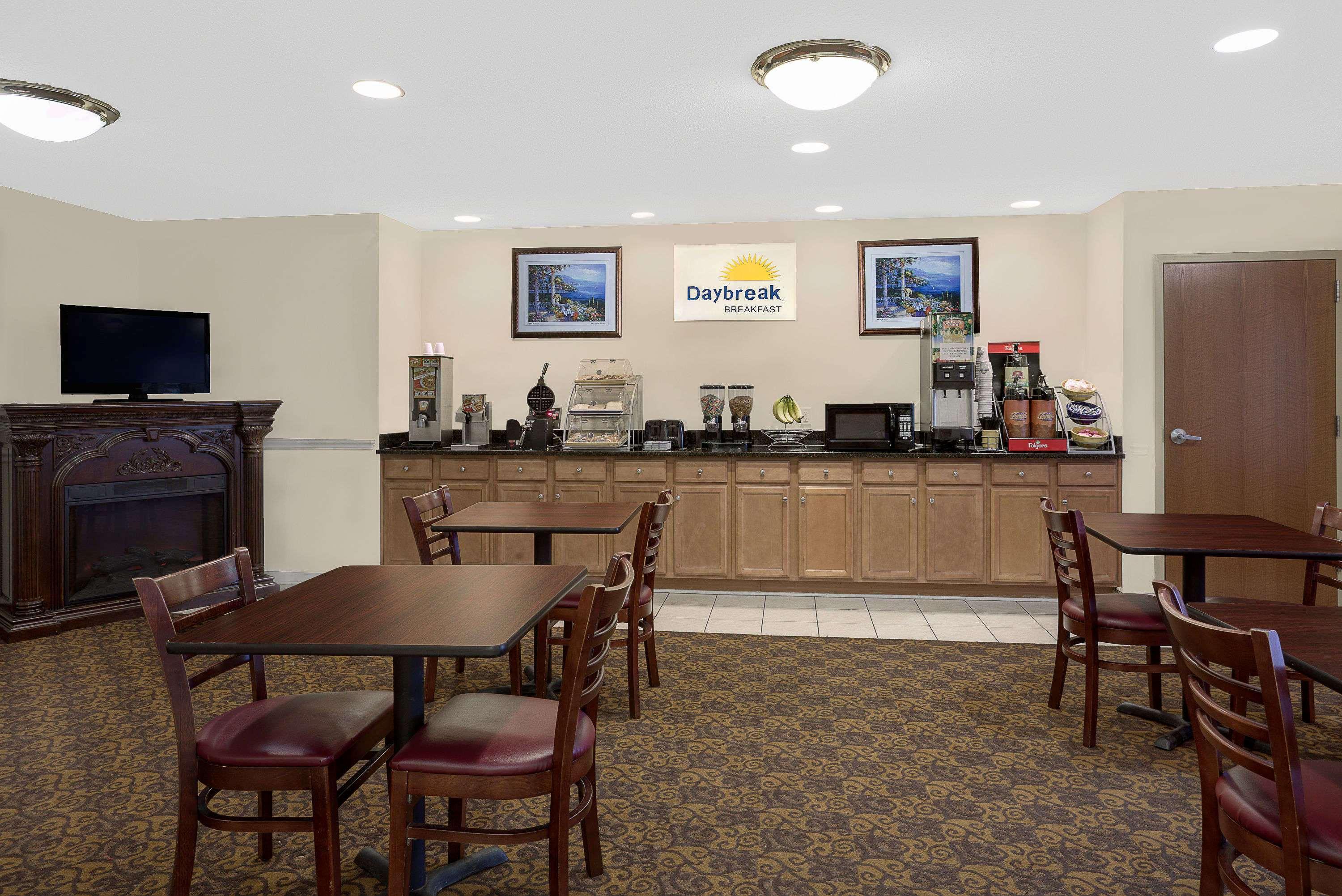 Days Inn By Wyndham Greensboro Nc Eksteriør billede