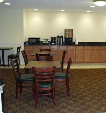 Days Inn By Wyndham Greensboro Nc Eksteriør billede