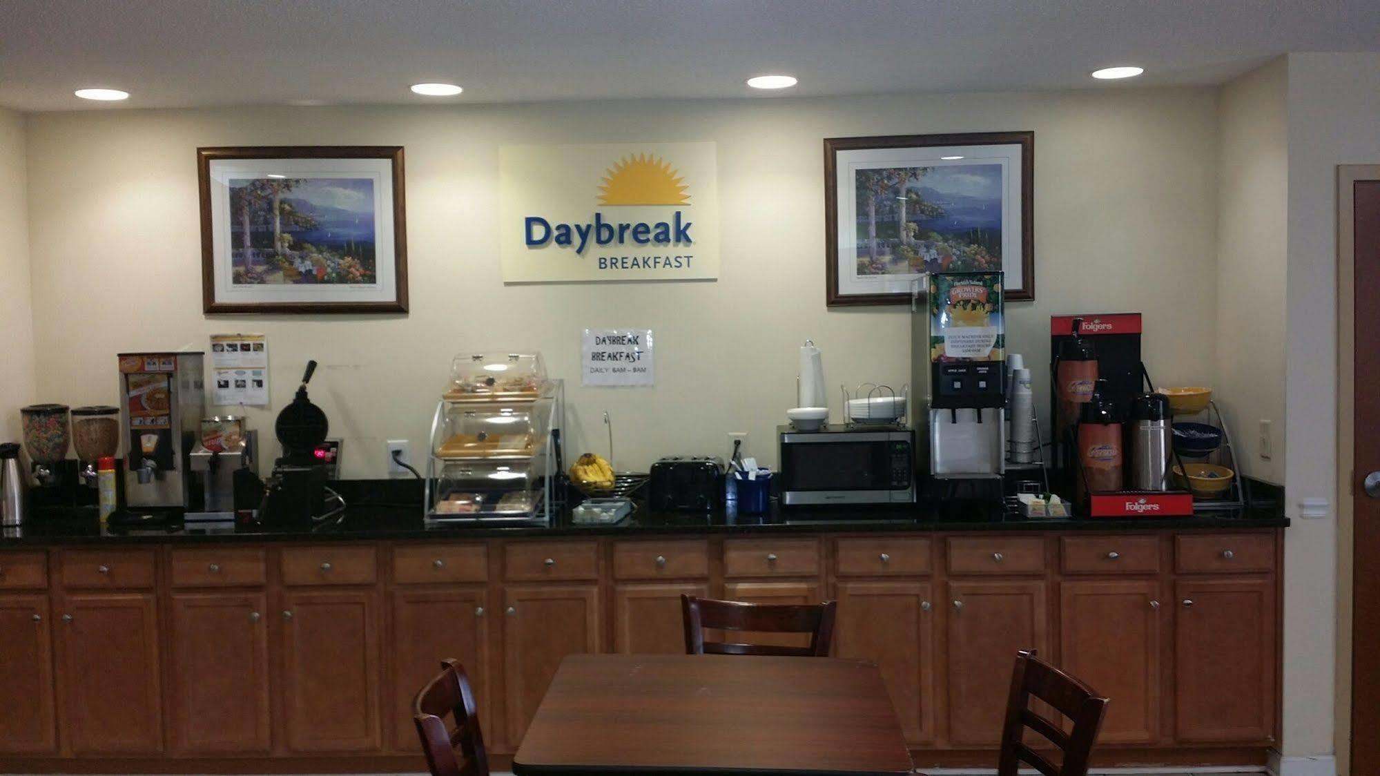 Days Inn By Wyndham Greensboro Nc Eksteriør billede