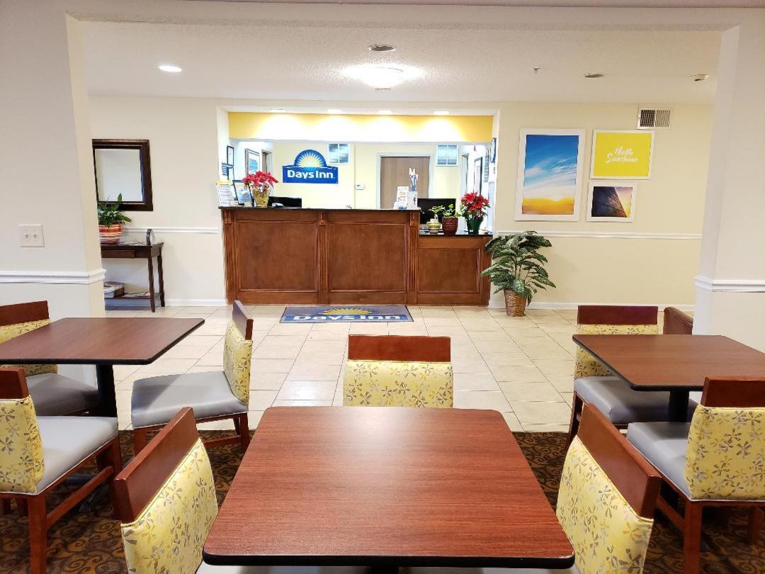 Days Inn By Wyndham Greensboro Nc Eksteriør billede